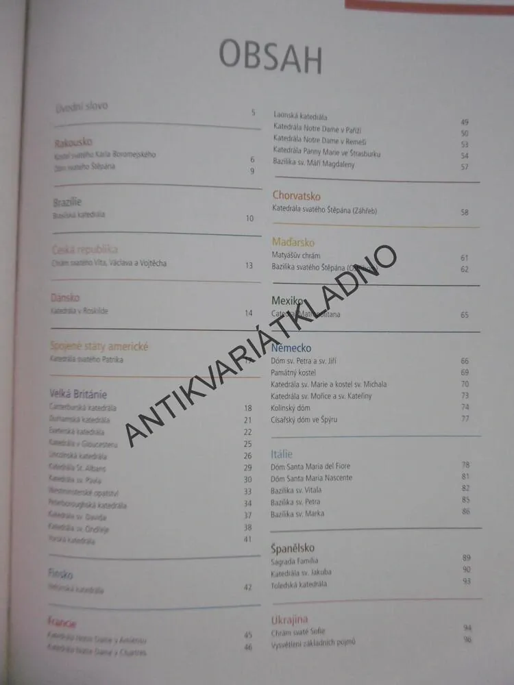 NEJKRÁSNĚJŠÍ KATEDRÁLY SVĚTA, EVA KORÉKGYARTO, **an