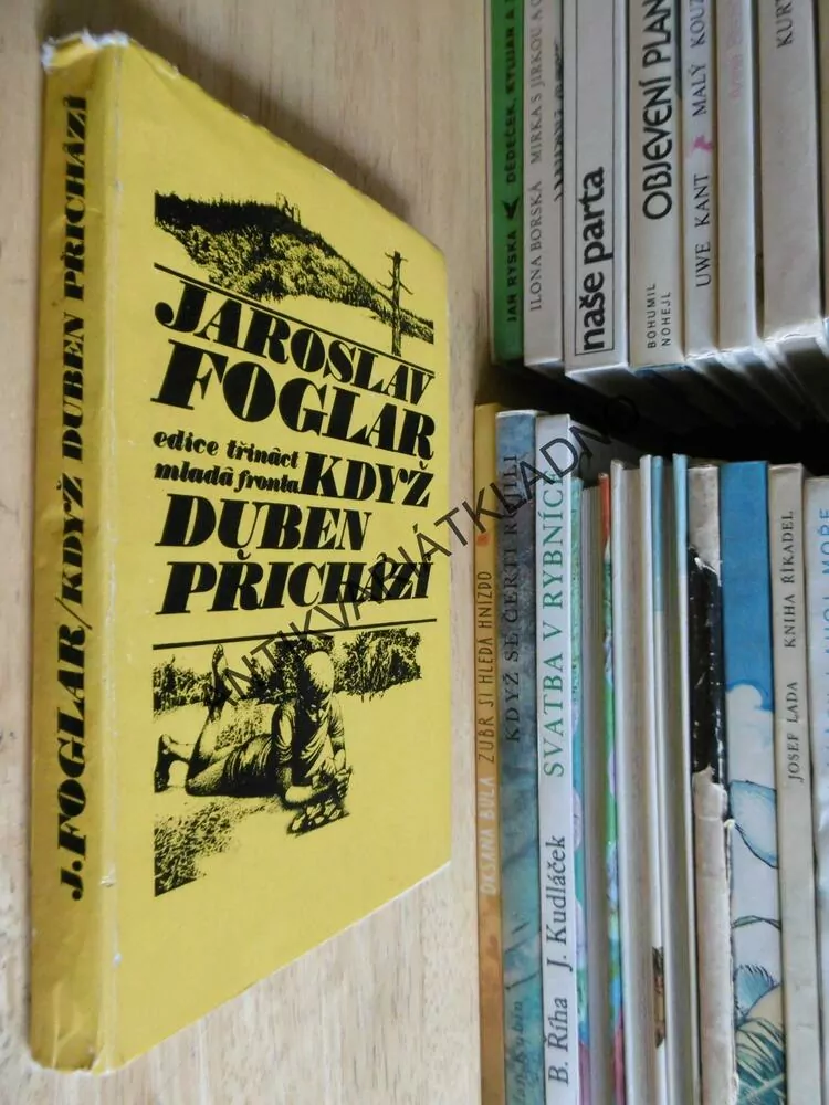 KDYŽ DUBEN PŘICHÁZÍ, JAROSLAV FOGLAR, ERVÍN URBAN, **an