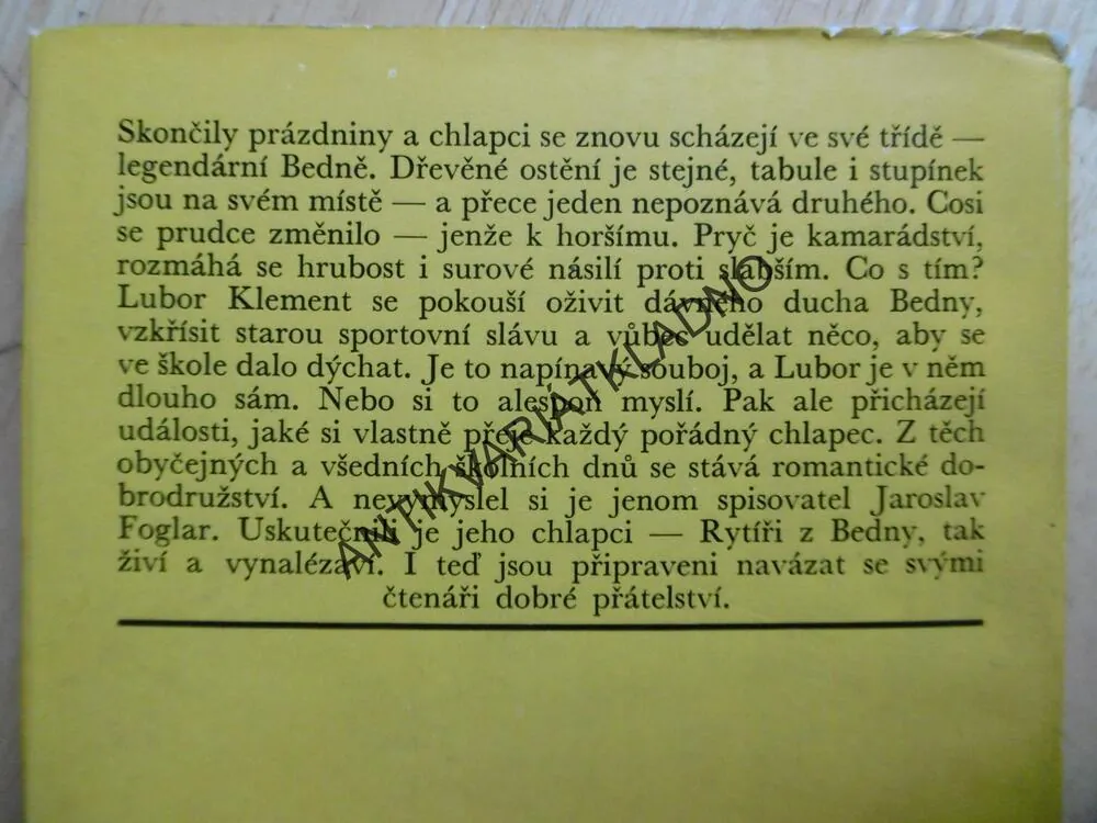 KDYŽ DUBEN PŘICHÁZÍ, JAROSLAV FOGLAR, ERVÍN URBAN, **an