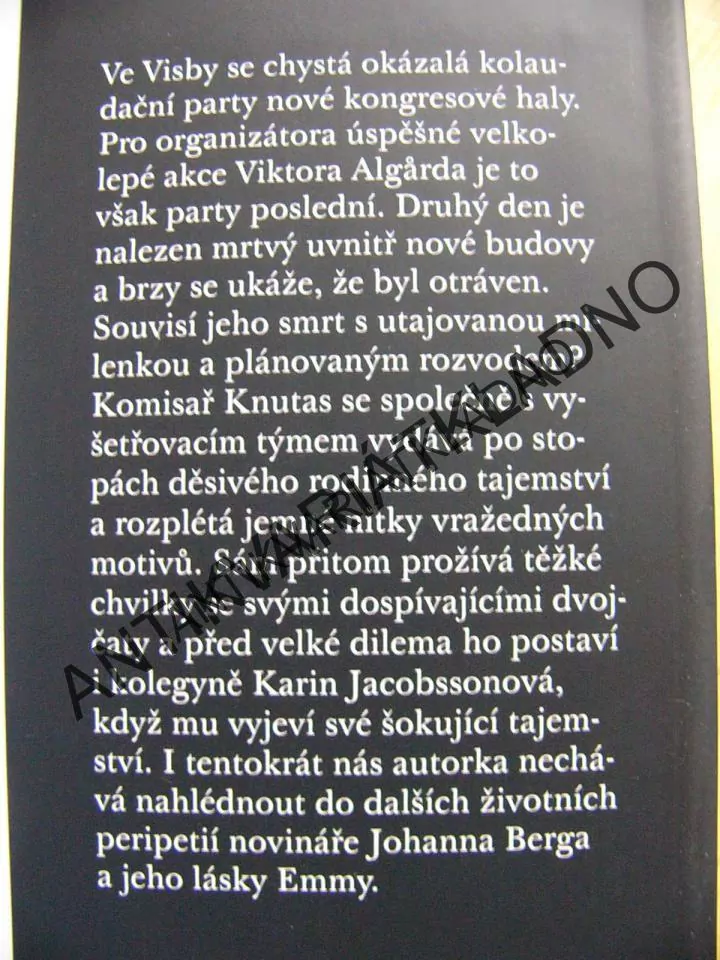 VRAŽEDNÉ LÉTO, MARI JUNGSTEDTOVÁ, **an