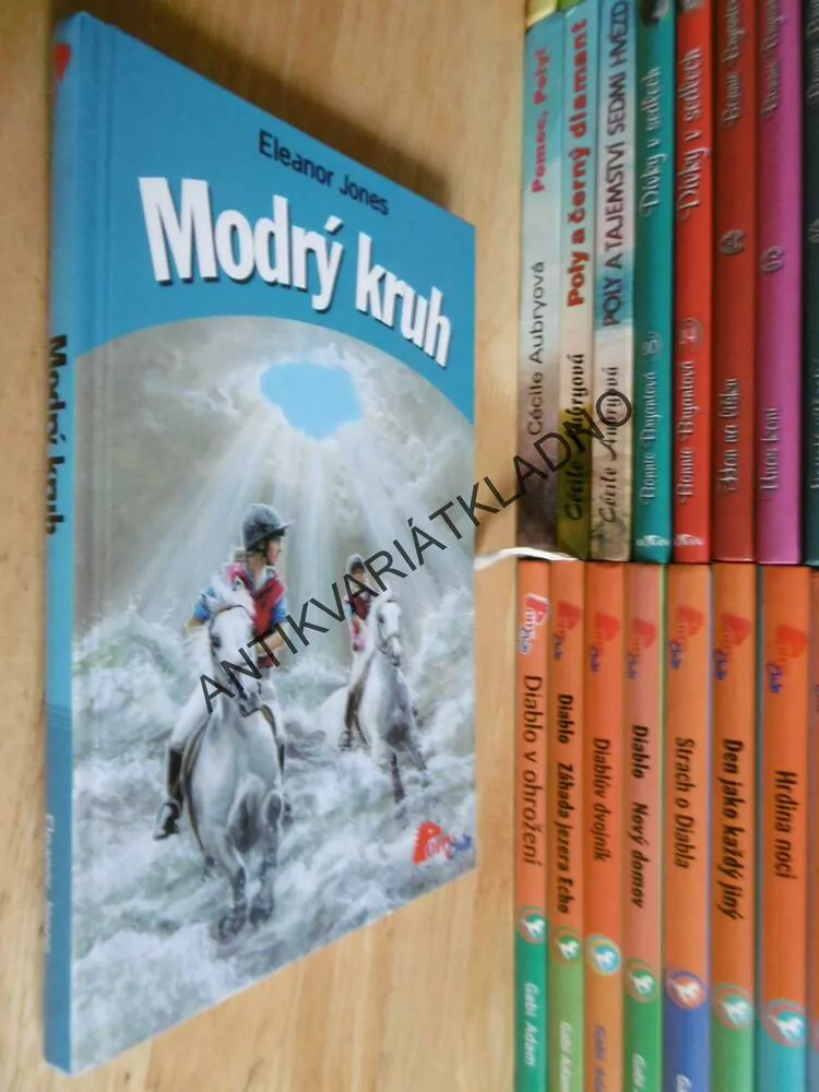 MODRÝ KRUH, ELEANOR JONES, **an