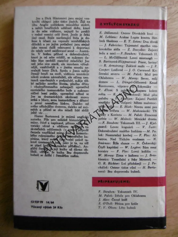 KOD 148- BEZ DOPROVODU BUBNŮ, HESTER BURTONOVÁ, **an