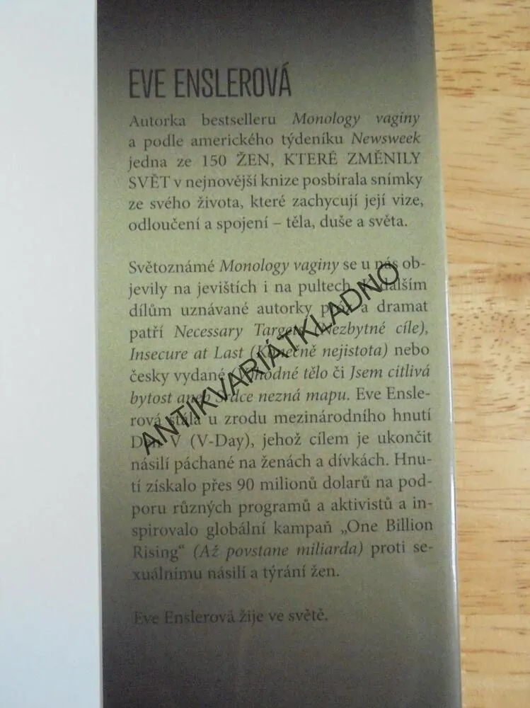 V TĚLE SVĚTA, EVE ENSLEROVÁ,**an