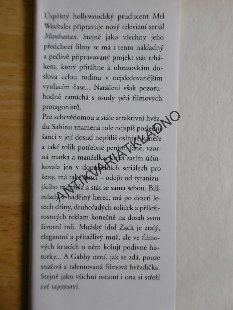 TAJEMSTVÍ, DANIELLE STEEL, **an