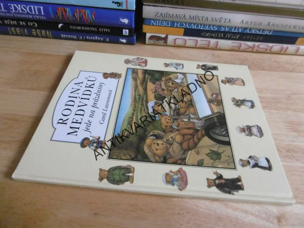 RODINA MEDVÍDKŮ JEDE NA PRÁZDNINY, CAROL LAWSONOVÁ, **an