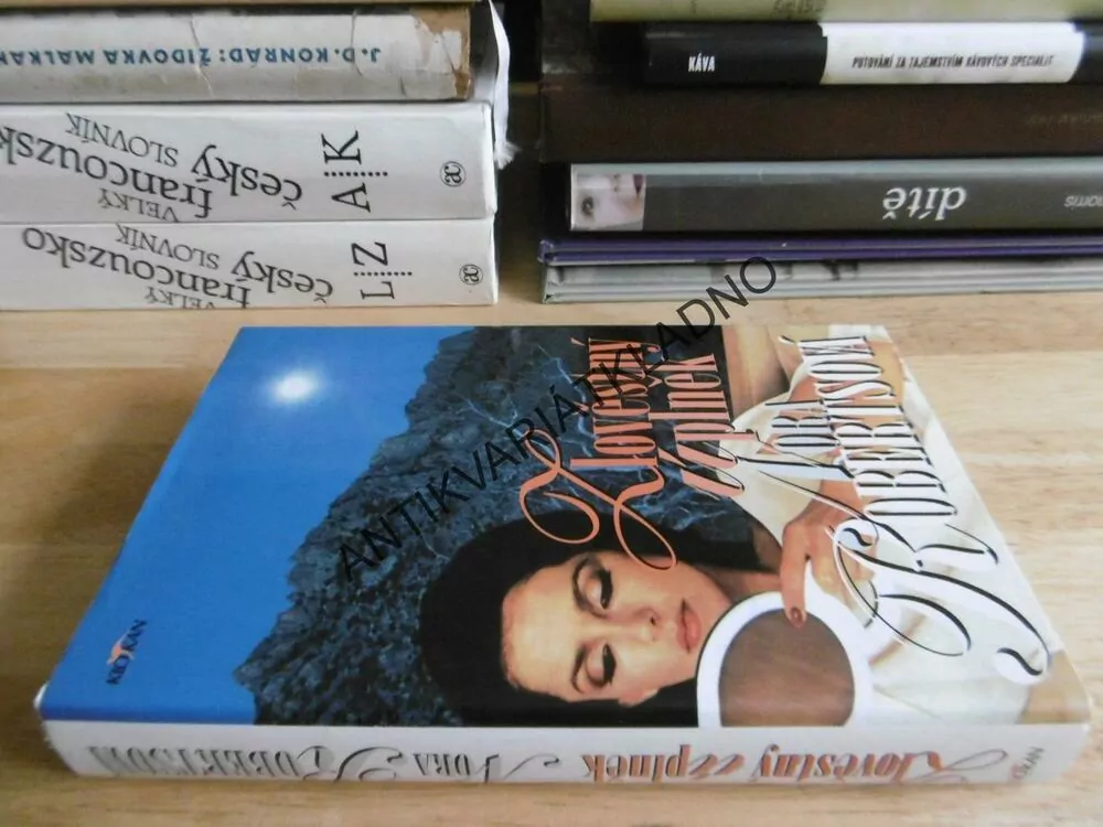 ZLOVĚSTNÝ ÚPLNĚK, NORA ROBERTSOVÁ, **an