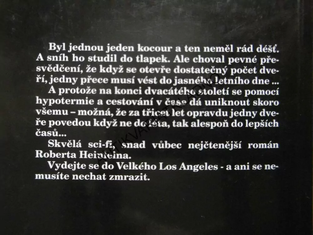 DVEŘE DO LÉTA, ROBERT A. HEINLEIN, 