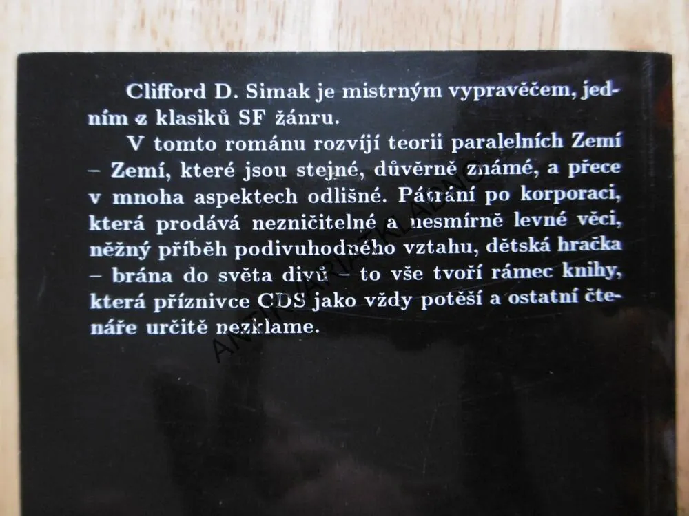 PRSTENEC KOLEM SLUNCE, CLIFFORD D.SIMAK, **an