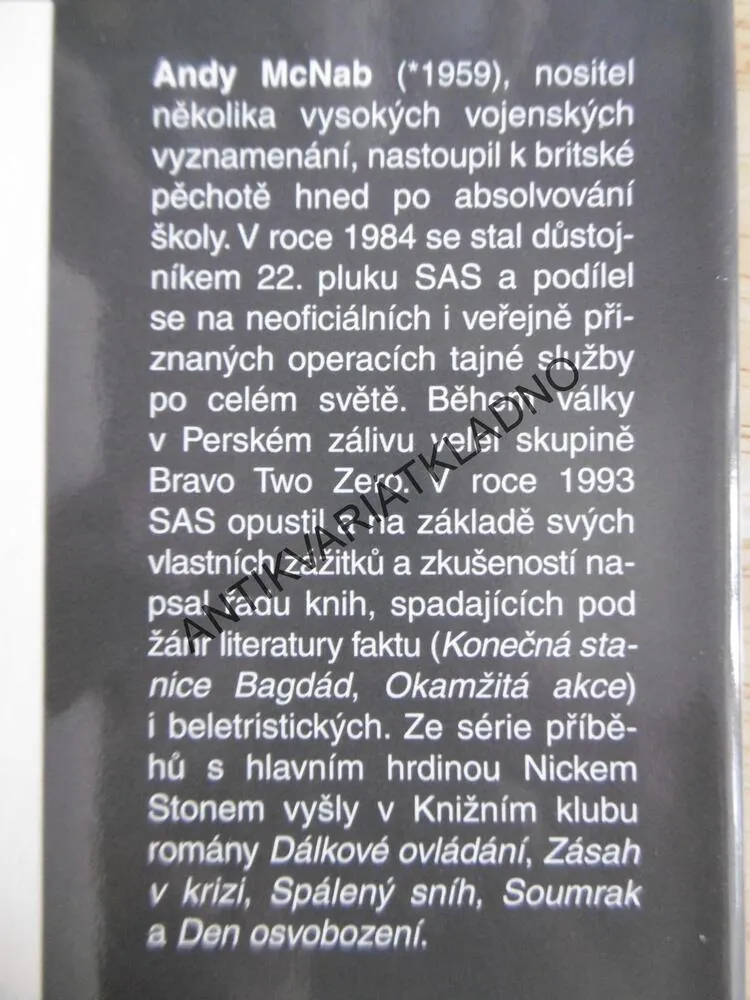 TEMNÁ ZIMA, ANDY MCNAB, **an