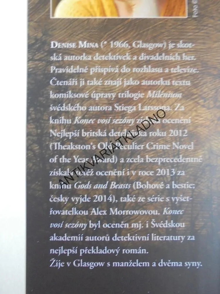 KONEC VOSÍ SEZÓNY, DENISE MINA, **an