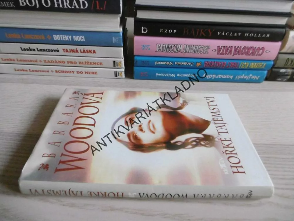 HOŘKÉ TAJEMSTVÍ, BARBARA WOODOVÁ, **an