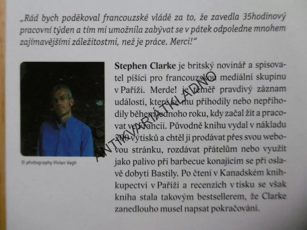 MERDE! ROK V PAŘÍŽI, STEPHEN CLARKE, **an