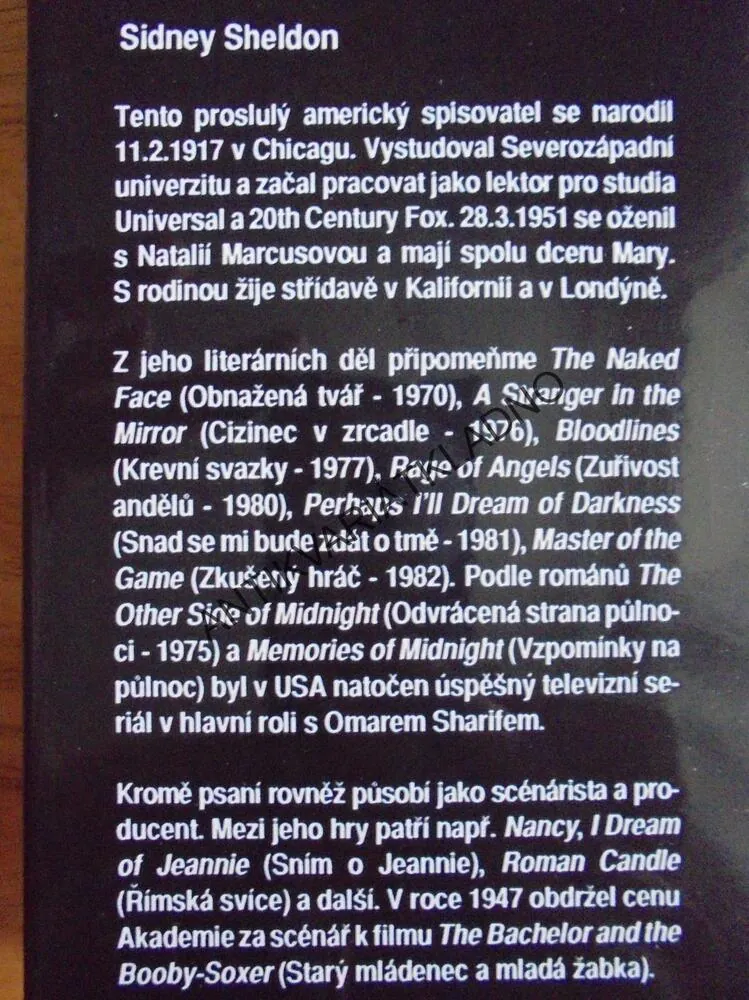 VZPOMÍNKY NA PŮLNOC, SIDNEY SHELDON, **an
