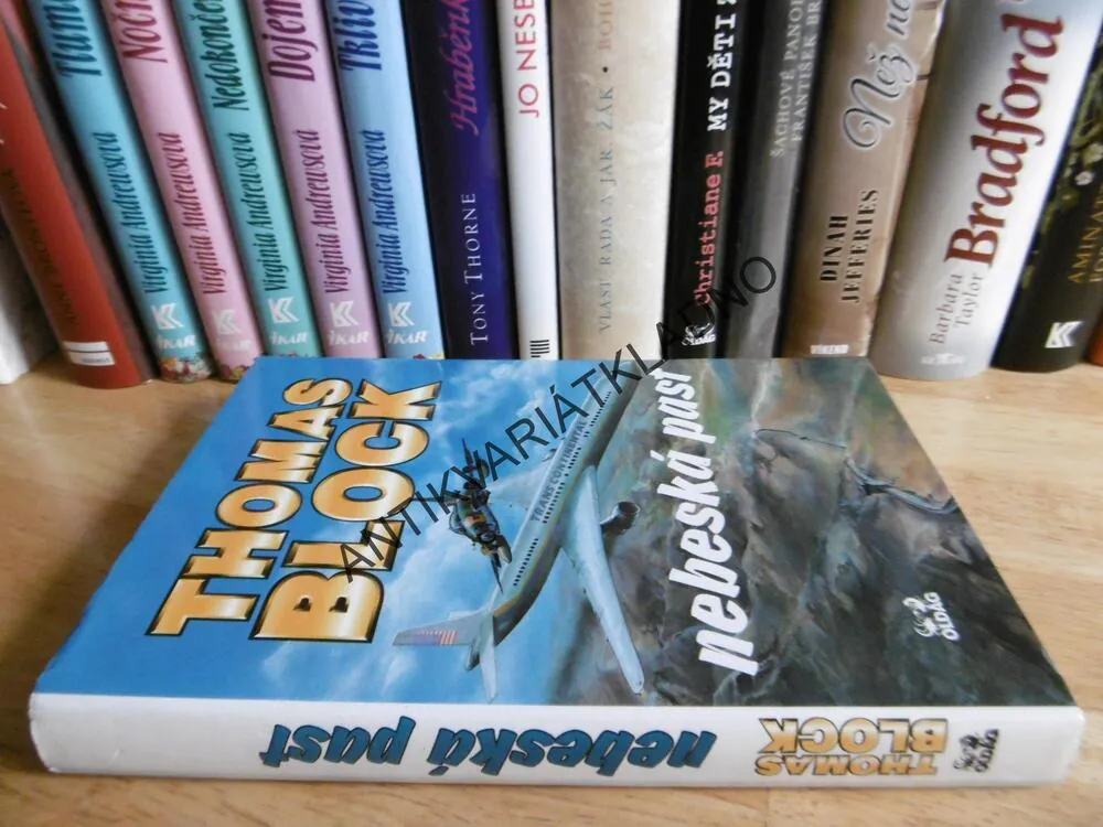 NEBESKÁ PAST, THOMAS BLOCK, **an