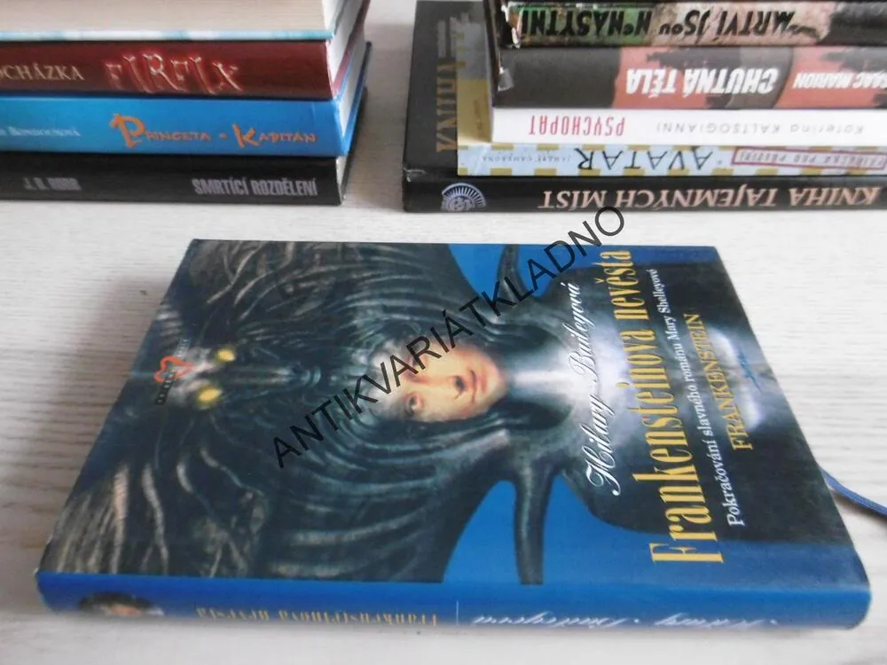 FRANKENSTEINOVA NEVĚSTA, HILARY BAILEYOVÁ, **an