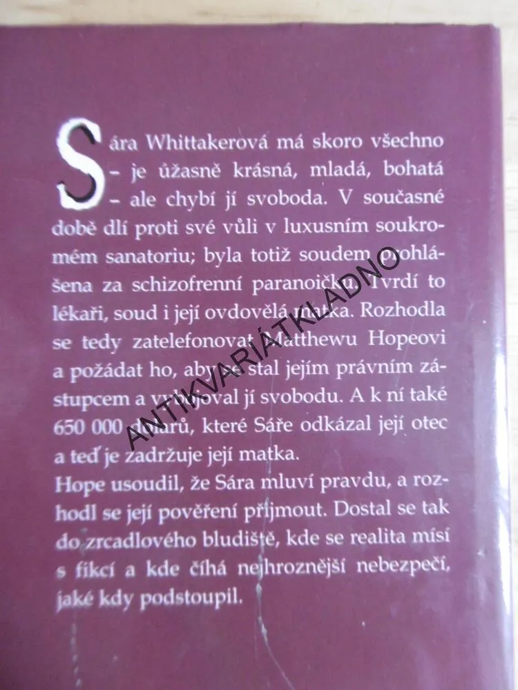 SNĚHURKA, ED MCBAIN, **an