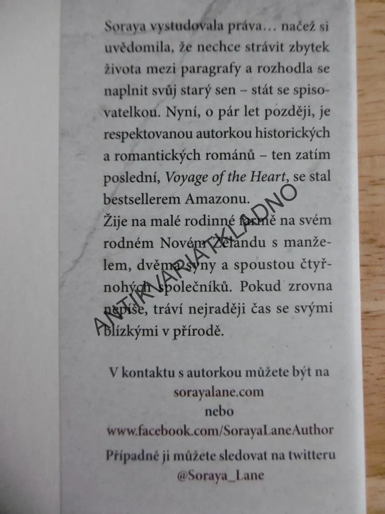 SEZDÁNY VÁLKOU, SORAYA M.LANE, **an