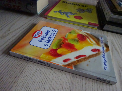 PEČEME S LÁSKOU 5, DR. OETKER, 52 ORIGINÁLNÍCH RECEPTŮ S OVOCEM, **an