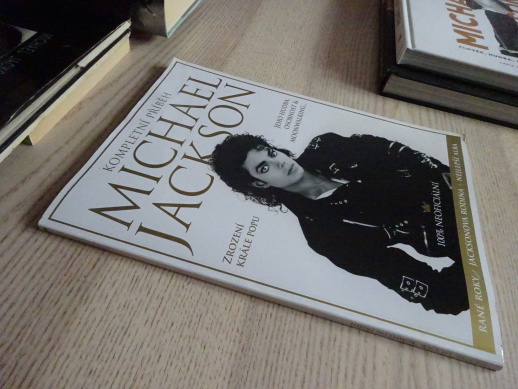 MICHAEL JACKSON, KOMPLETNÍ PŘÍBĚH, **an