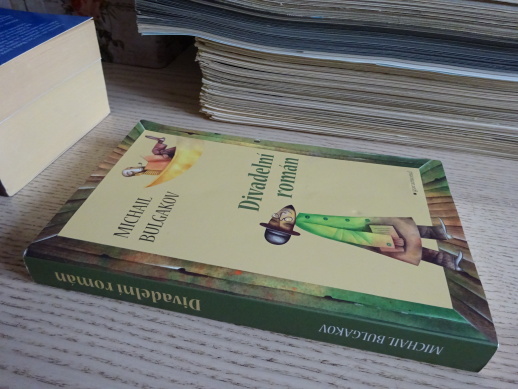 DIVADELNÍ ROMÁN, MICHAIL BULGAKOV, **an