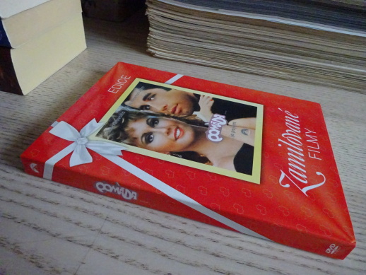 POMÁDA, JOHN TRAVOLTA, DVD FILM