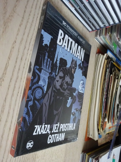 BATMAN, ZKÁZA, JEŽ POSTIHLA GOTHAM, KOMIKS DC COMICS 29, **an