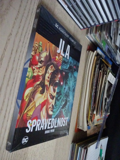 JLA, SPRAVEDLNOST, KNIHA PRVNÍ, KOMIKS DC COMICS 33, **an