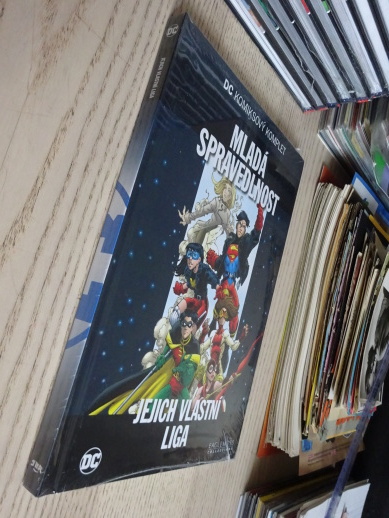 MLADÁ SPRAVEDLNOST, JEJICH VLASTNÍ LIGA, KOMIKS DC COMICS 38, **an