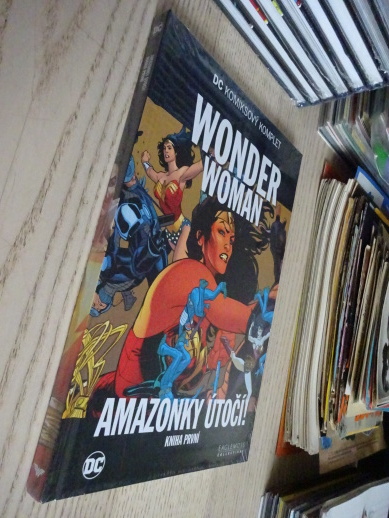 WONDER WOMAN, AMAZONKY ÚTOČÍ!, KNIHA PRVNÍ, KOMIKS DC COMICS 99, **an