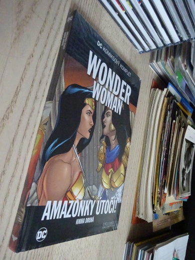WONDER WOMAN, AMAZONKY ÚTOČÍ!, KNIHA DRUHÁ, KOMIKS DC COMICS 100, **an