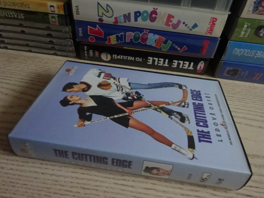 LEDOVÉ OSTŘÍ, VHS VIDEOKAZETA