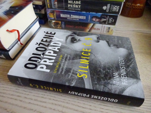 SILNICE Č. 9, TINA FRENNSTEDT, **an