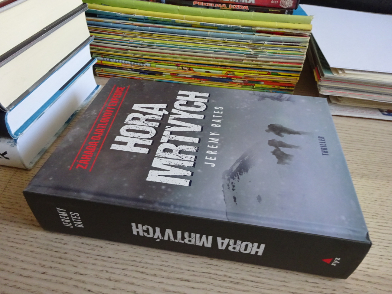 HORA MRTVÝCH, JEREMY BATES, **an