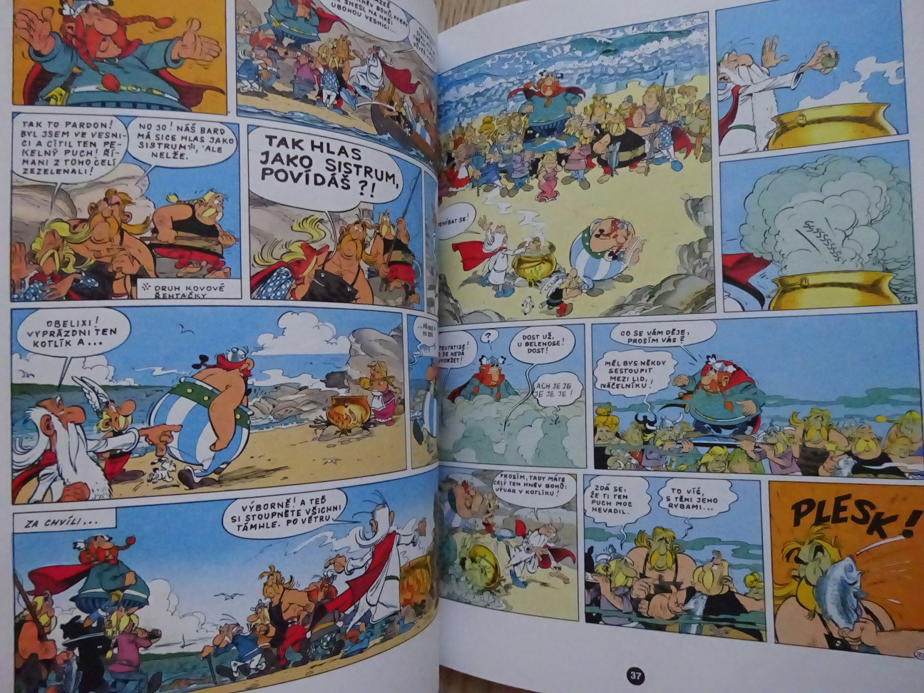 ASTERIX VĚŠTEC, ASTERIXOVA DOBRODRUŽSTVÍ IV., KOMIKS, UDERZO