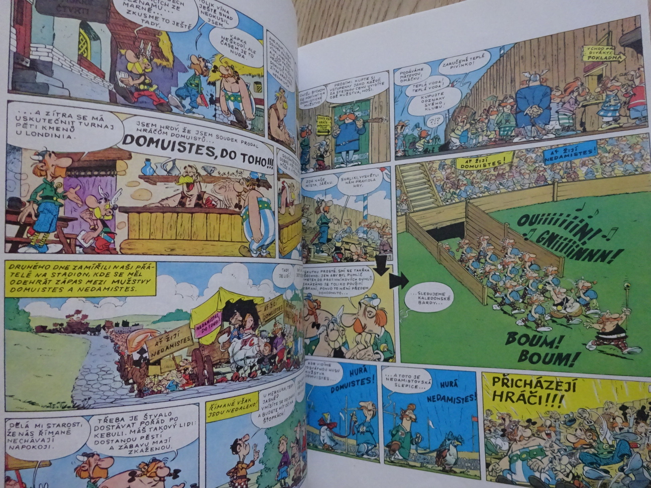 ASTERIX V BRITÁNII, ASTERIXOVA DOBRODRUŽSTVÍ XI., KOMIKS, UDERZO