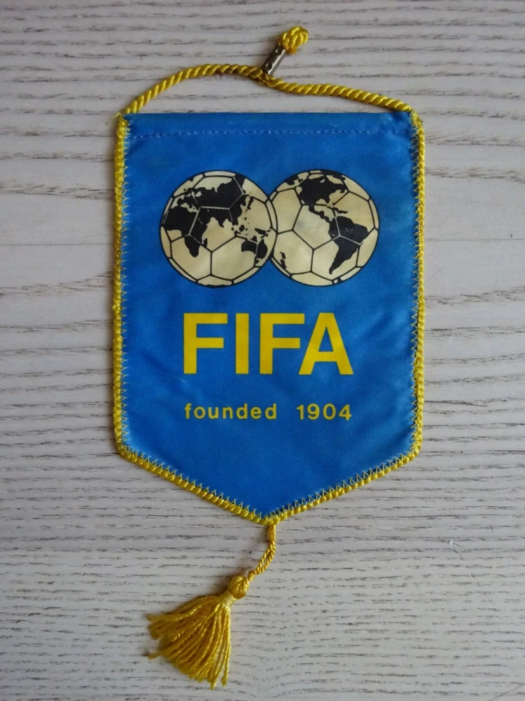 VLAJKA, VLAJEČKA - FIFA, FOUNDED 1904, FOTBAL