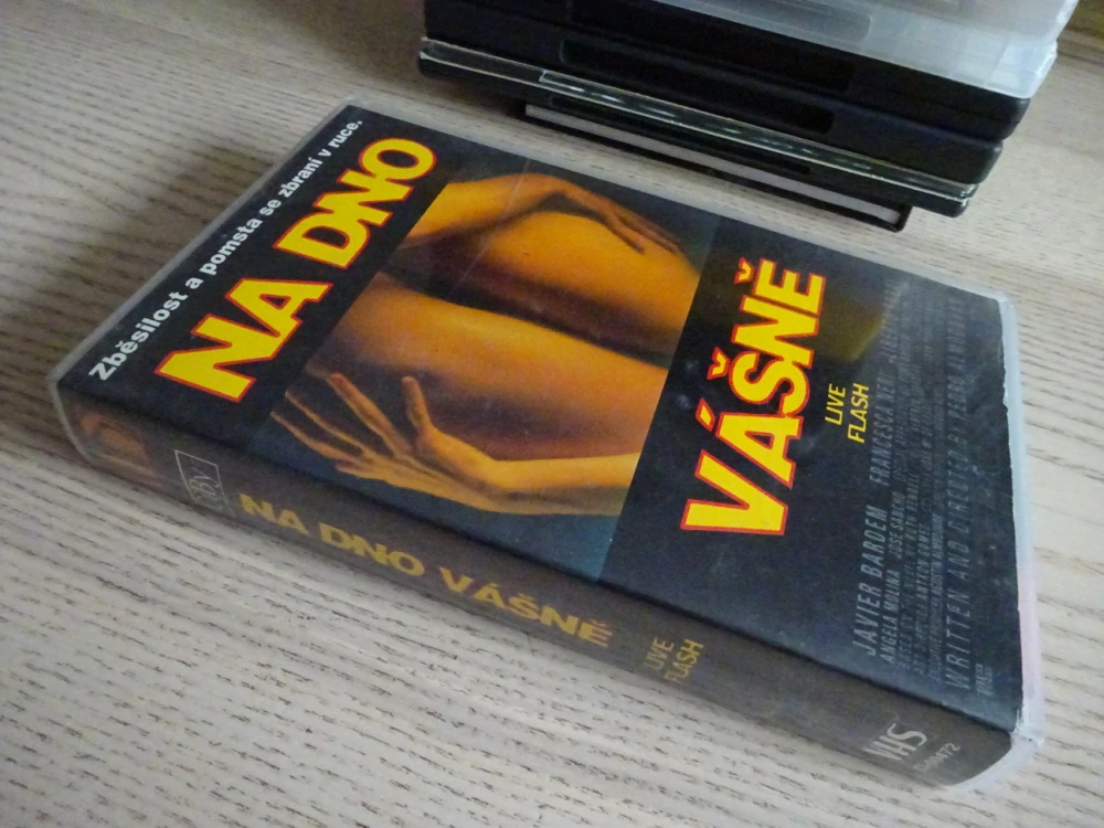 NA DNO VÁŠNĚ, VHS VIDEOKAZETA