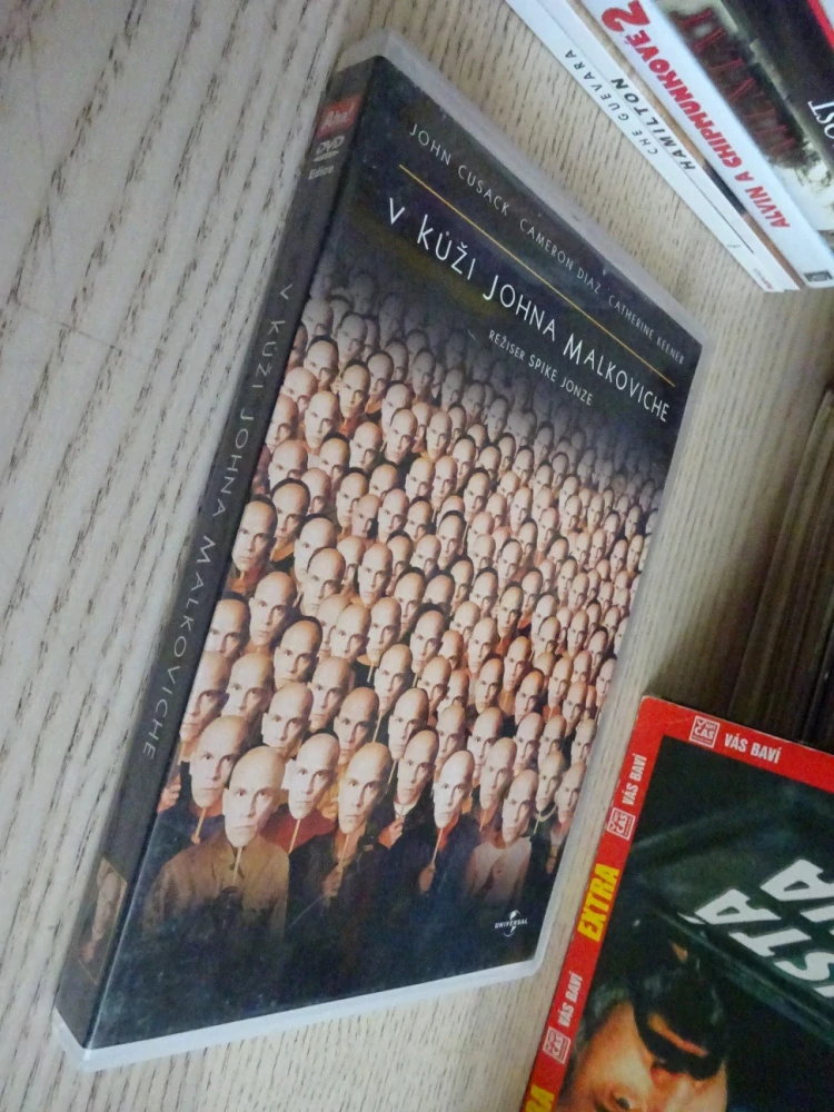 V KŮŽI JOHNA MALKOVICHE, DVD FILM 