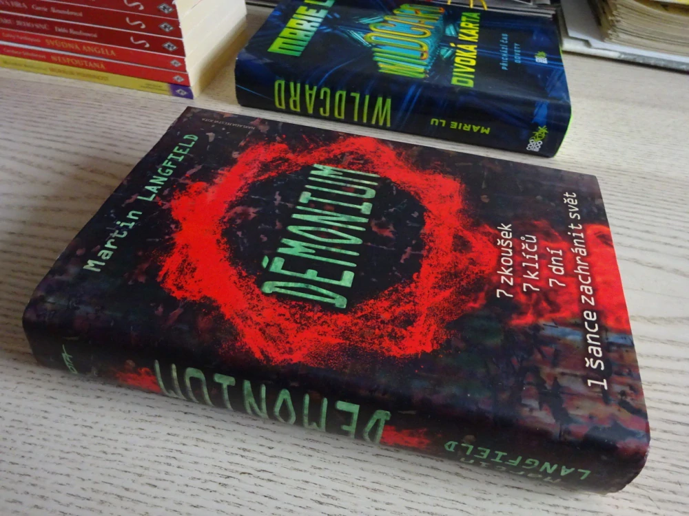 DÉMONIUM, MARTIN LANGFIELD, **an