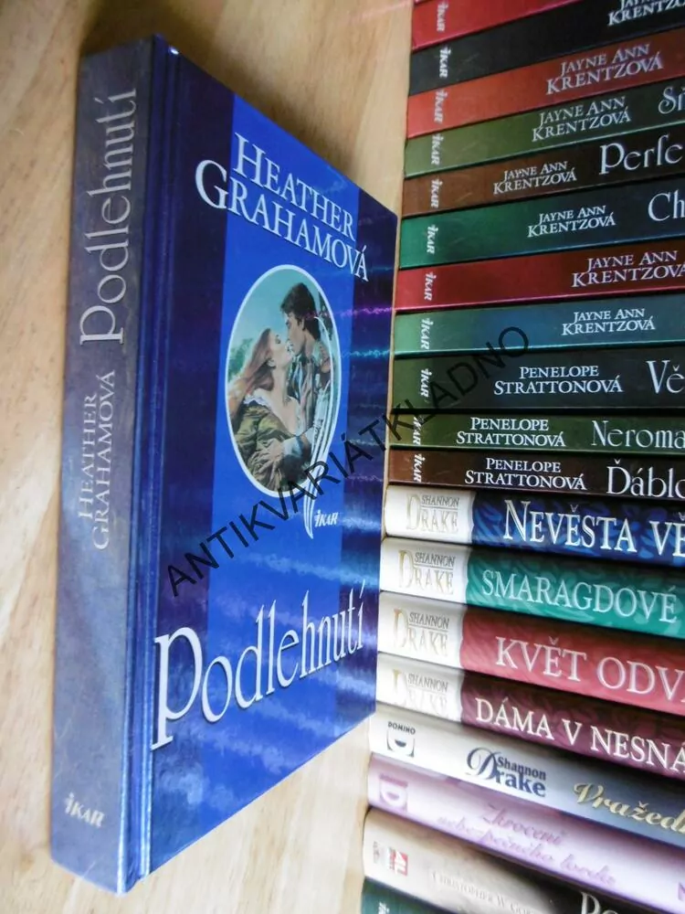 PODLEHNUTÍ, HEATHER GRAHAMOVÁ **an