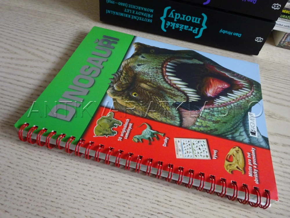 DINOSAUŘI, **an