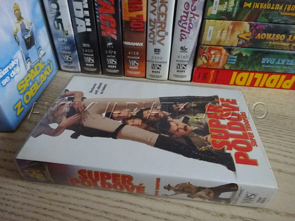 SUPER POLDOVÉ, VHS