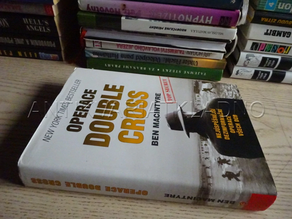 OPERACE DOUBLE CROSS, BEN MACINTYRE, **an