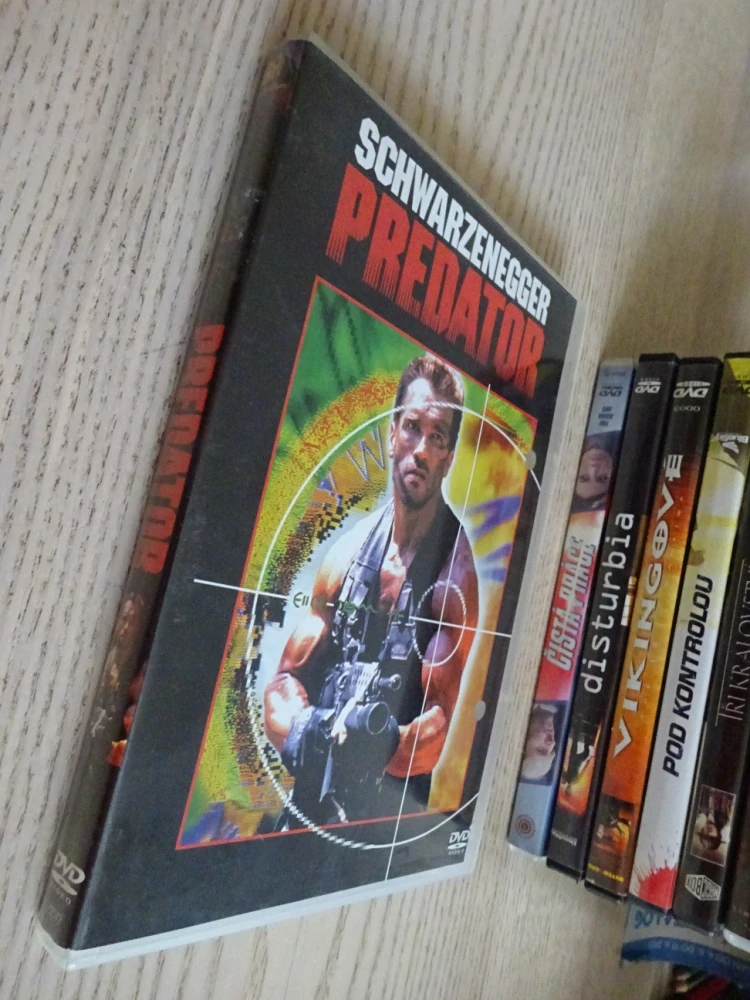 PREDATOR, ARNOLD SCHWARZENEGGER, DVD FILM