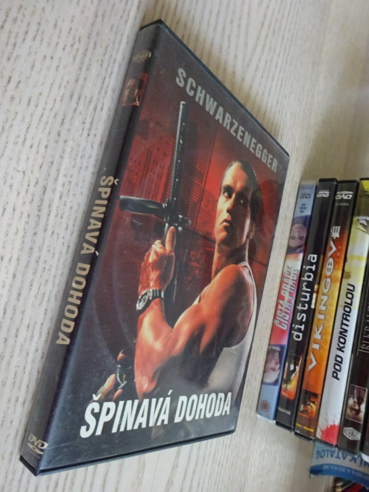 ŠPINAVÁ DOHODA, ARNOLD SCHWARZENEGGER, DVD FILM