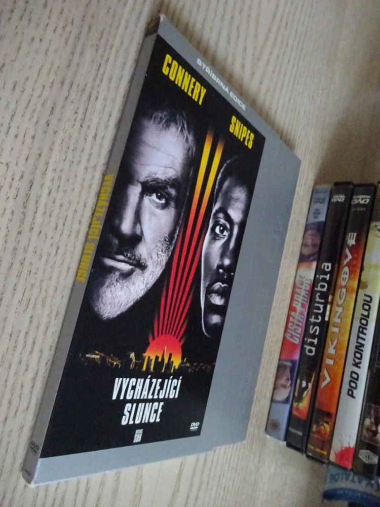 VYCHÁZEJÍCÍ SLUNCE, CONNERY, SNIPES, DVD FILM