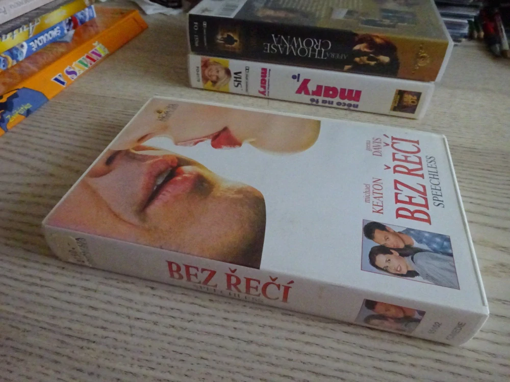 BEZ ŘEČÍ, M. KEATON, G. DAVIS, VHS VIDEOKAZETA