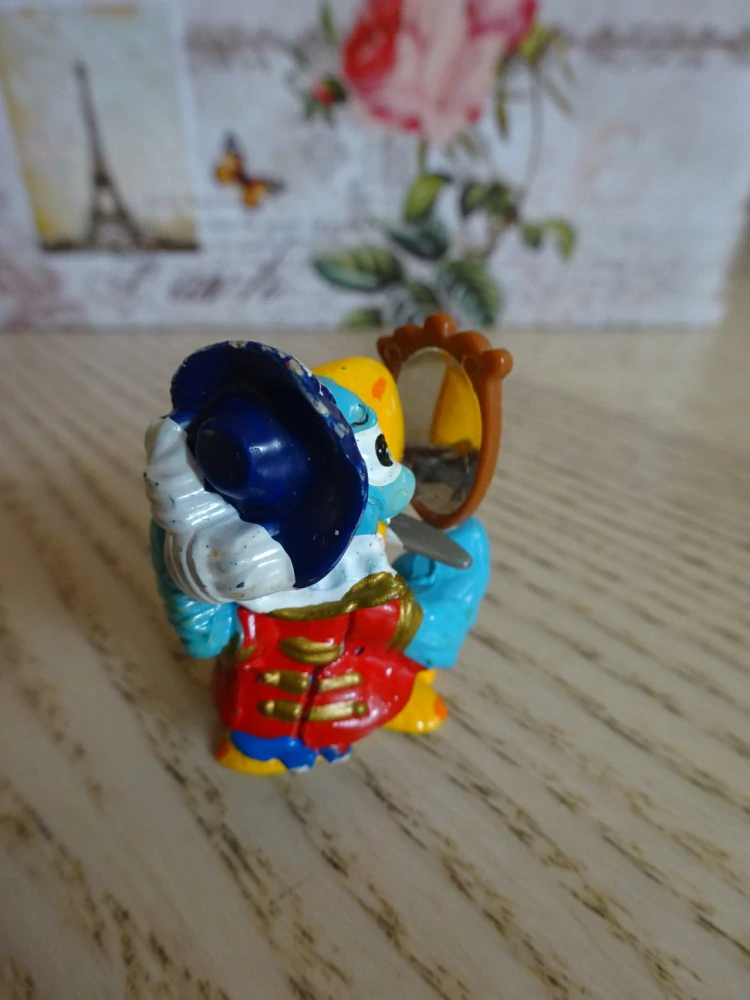 FIGURKA KINDER - PIRÁT PAPOUŠEK