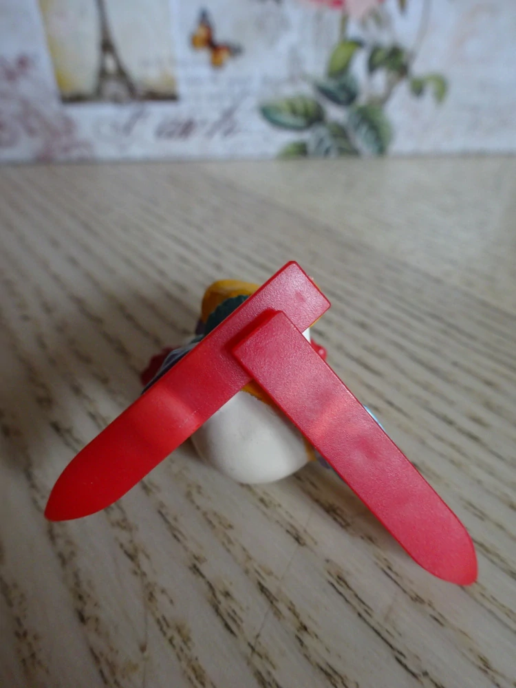 FIGURKA KINDER - KRÁLÍK NA LYŽÍCH