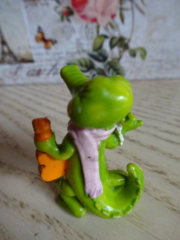 FIGURKA KINDER - KROKODÝL, HOUSLISTKA